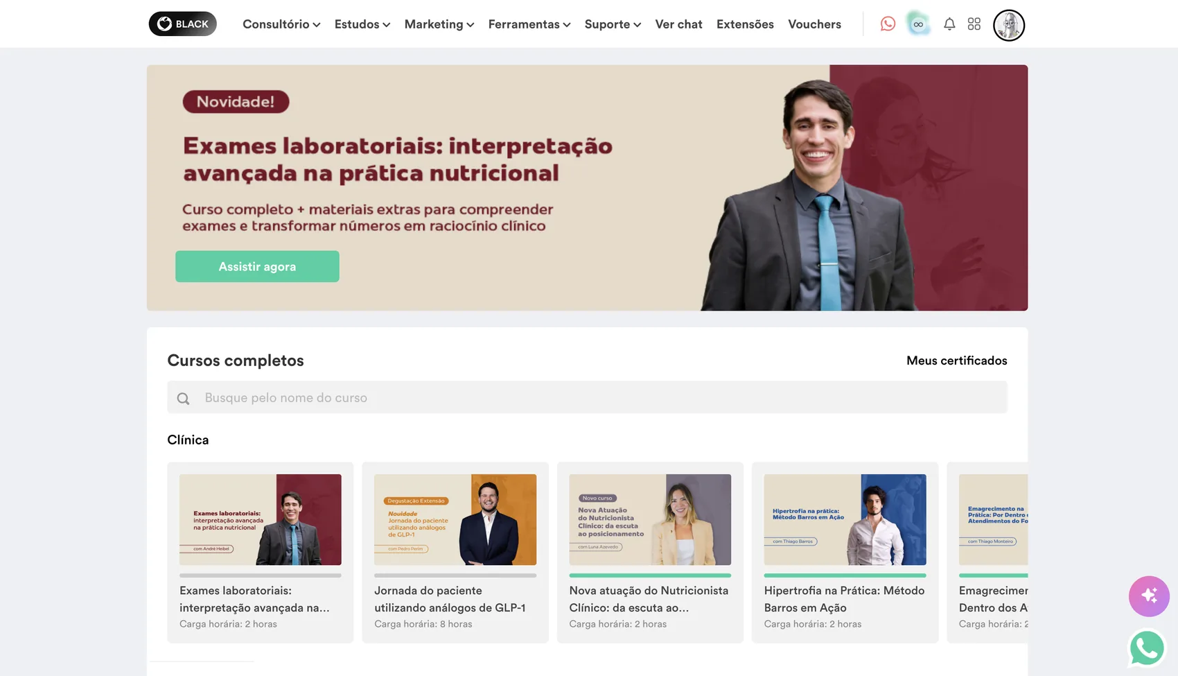 Catálogo de cursos da plataforma, com os módulos e a carga horária.